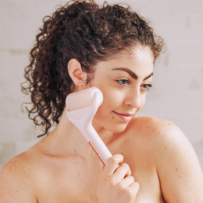 Rolo de gelo massageador facial e corporal